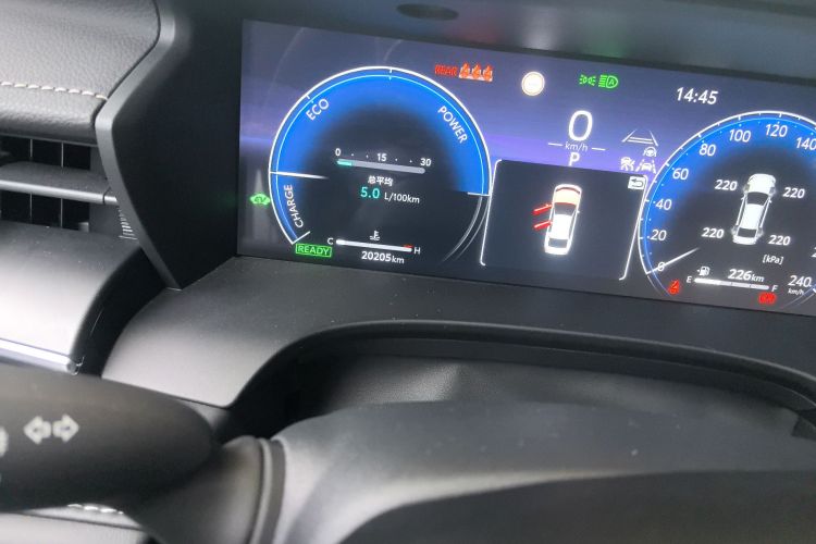 丰田 凯美瑞 2024款 双擎 2.0HXS 运动Plus版中控内饰15