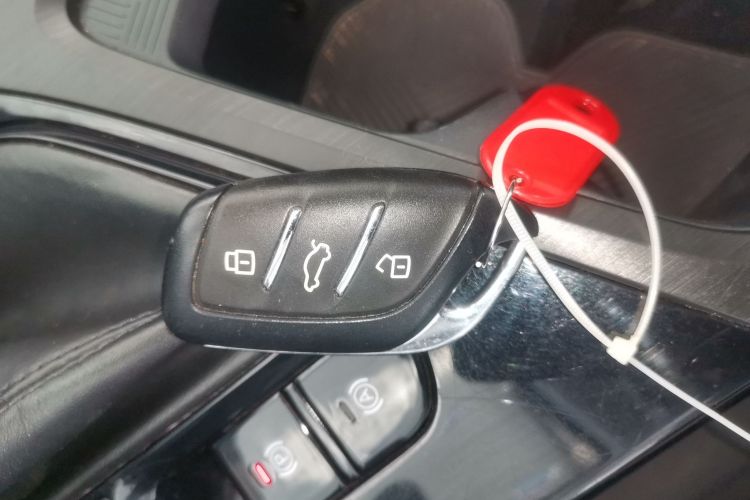 荣威i5 2021款 1.5L CVT铂金版中控内饰11