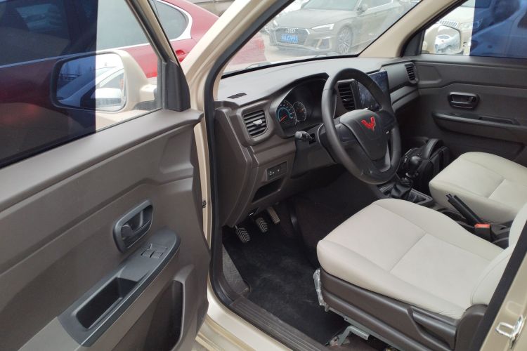 五菱汽车 五菱宏光V 2021款 1.5L劲享版LAR中控内饰20