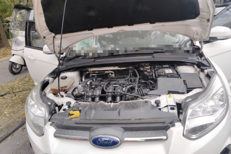 福特 福克斯 2012款 三厢 1.6L 自动舒适型局部细节24