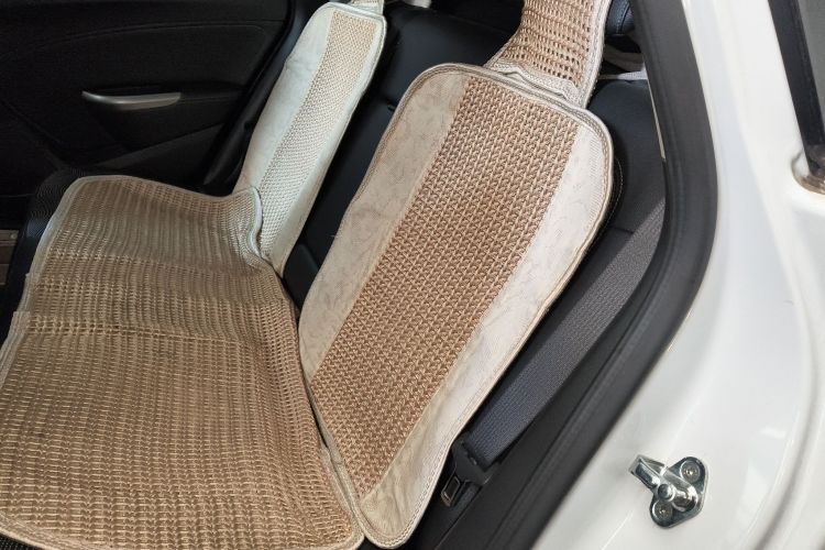 别克 英朗 2014款 XT 1.6L 自动时尚版中控内饰7004