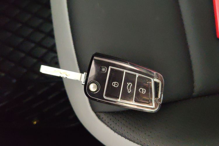 大众 T-ROC探歌 2023款 300TSI DSG两驱辰光版中控内饰7001