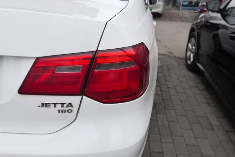 大众 捷达 2015款 1.6L 自动时尚型车身外观9