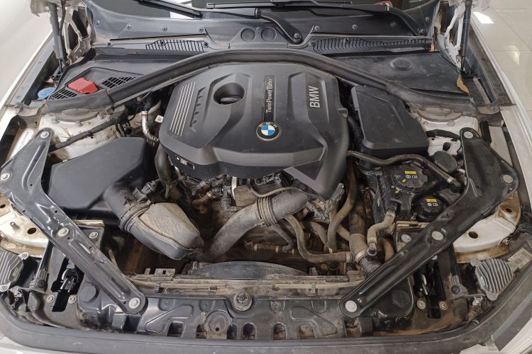 宝马2系(进口) 2019款 225i 敞篷轿跑车 运动设计套装机舱底盘24