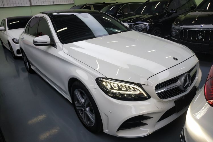 奔驰C级 2020款 改款 C 260 L 运动版车身外观3