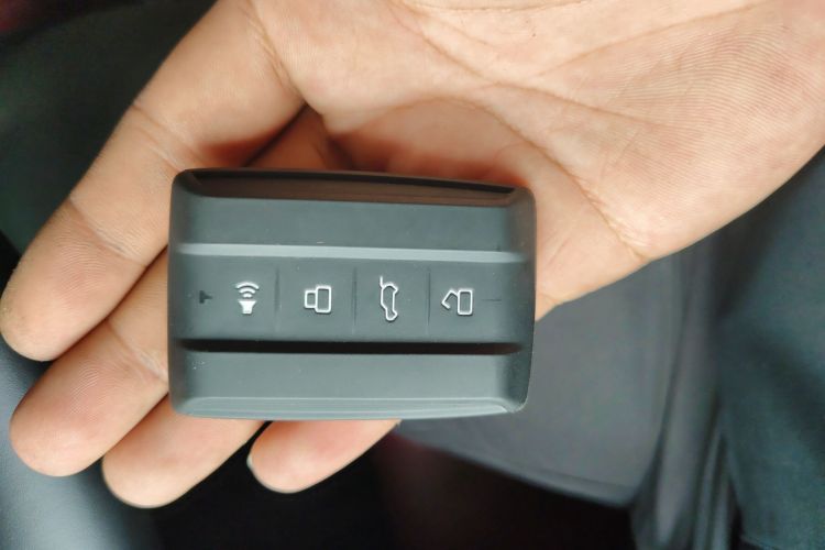 坦克300 2025款 2.0T 征服者中控内饰7001