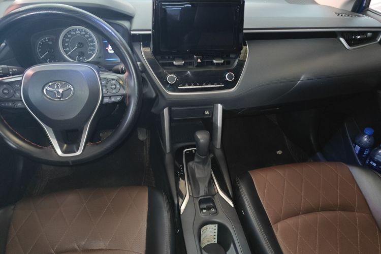 丰田 卡罗拉锐放 2022款 2.0L 豪华版中控内饰16