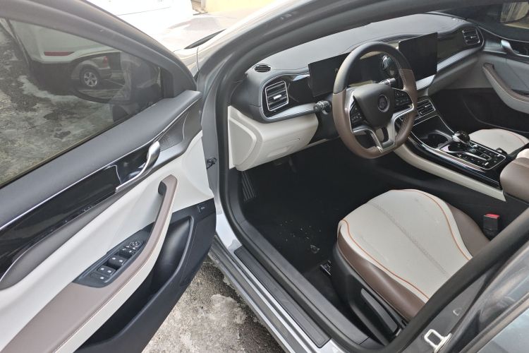 比亚迪 秦PLUS 2024款 荣耀版 EV 420KM领先型中控内饰20