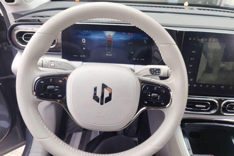 零跑汽车 零跑C11 2021款 改款 豪华版中控内饰13