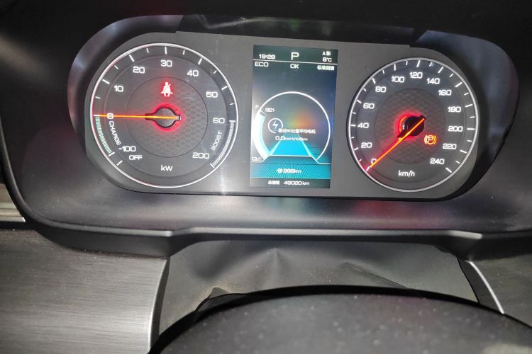 比亚迪 秦新能源 2019款 高续航版 豪华型中控内饰15