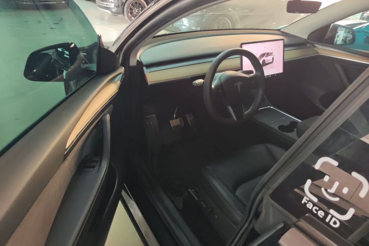 特斯拉 Model Y 2022款 后轮驱动版中控内饰20