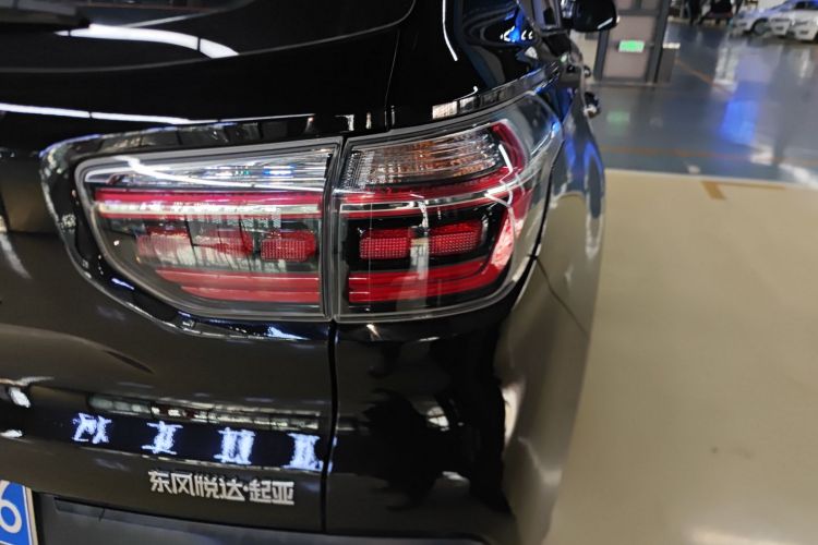 起亚 智跑 2019款 2.0L 自动智享豪华版车身外观9