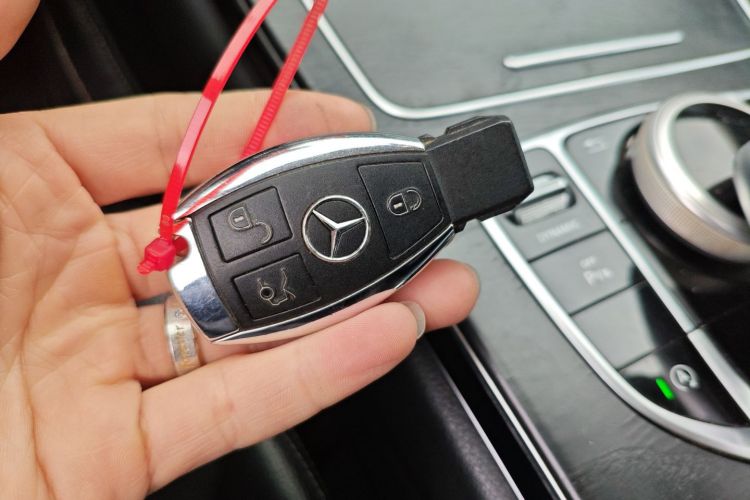 奔驰C级 2018款 C 200 L 运动版中控内饰7001