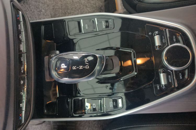 东南DX7 2020款 星跃 1.5T DCT尊贵版中控内饰18