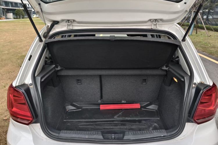 大众 Polo 2016款 1.6L 自动舒适型机舱底盘23