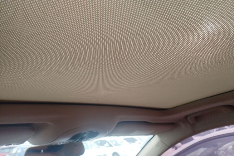 众泰SR9 2017款 2.0T 自动极致之梦版中控内饰22