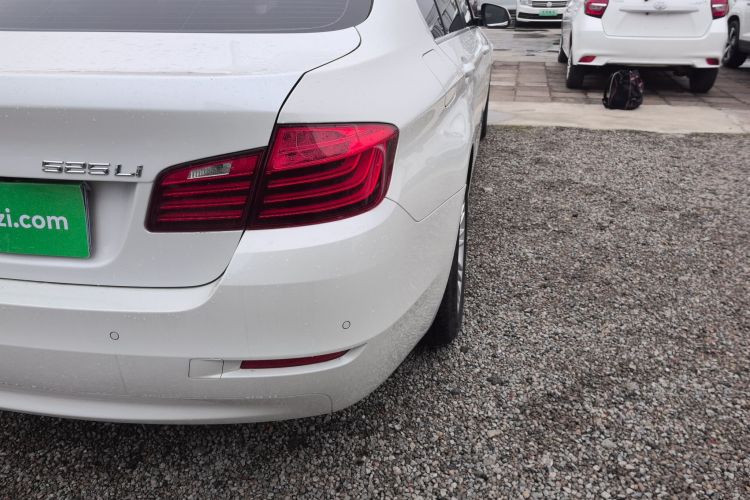 宝马5系 2014款 525Li 领先型车身外观9