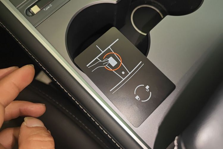 特斯拉 Model Y 2022款 改款 后轮驱动版中控内饰7001