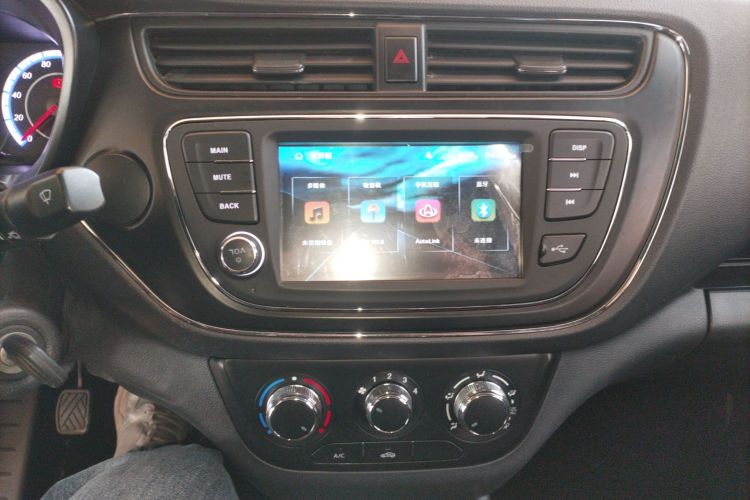 长安凯程 2021款 1.5L欧诺S智享版双蒸空调客车JL473QG中控内饰16