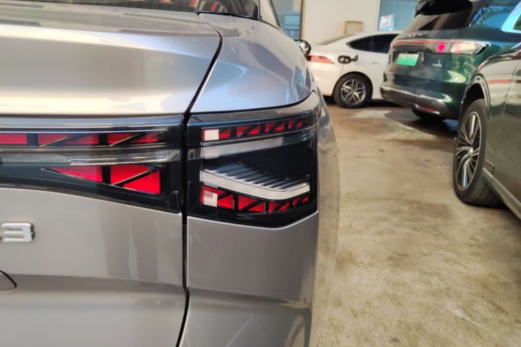 丰田bZ3 2024款 517km 精英PRO车身外观9