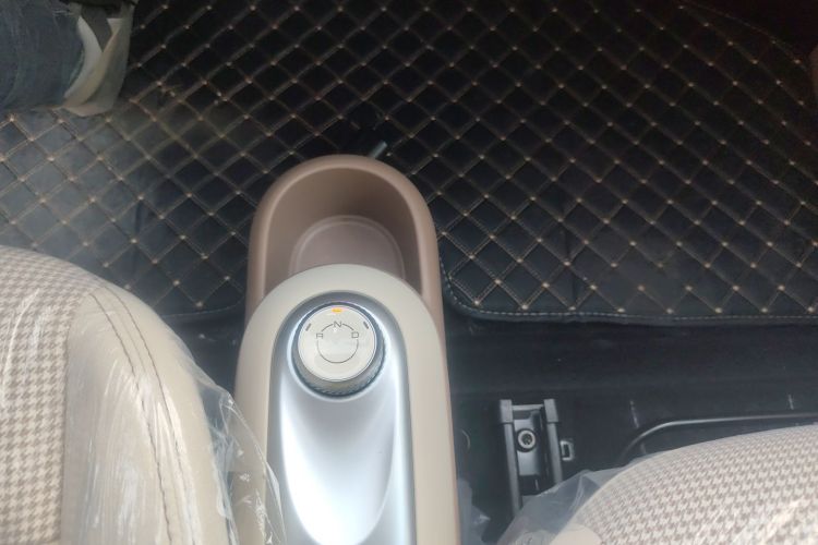 五菱汽车 宏光MINIEV 2025款 四门版 进阶款中控内饰18