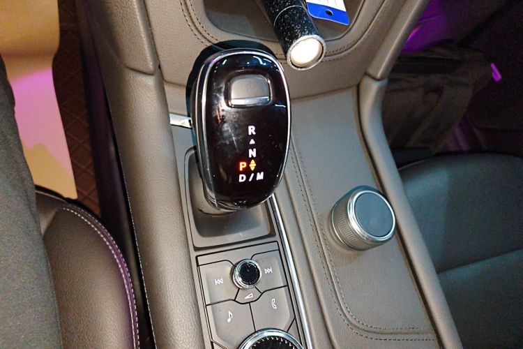 凯迪拉克XT5 2022款 2.0T 两驱豪华型局部细节18