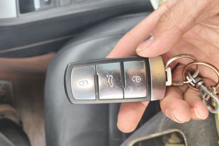 大众 迈腾 2012款 1.8TSI 豪华型中控内饰11