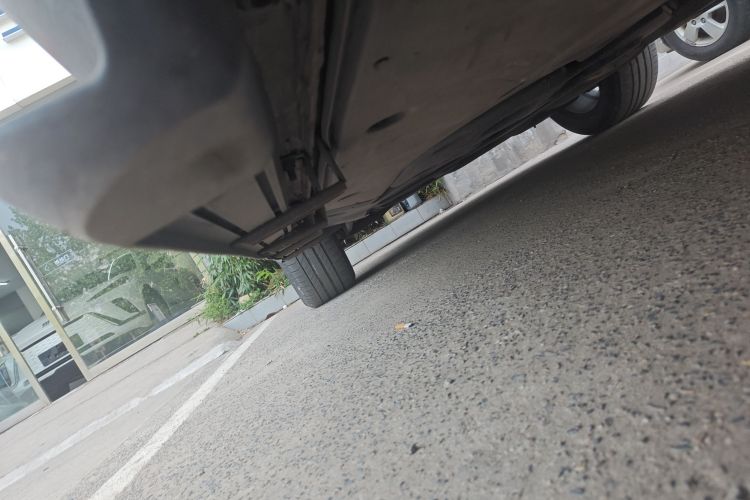 大众 途昂 2019款 330TSI 两驱豪华版 国VI机舱底盘29