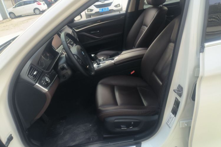 宝马5系 2014款 525Li 豪华设计套装中控内饰19