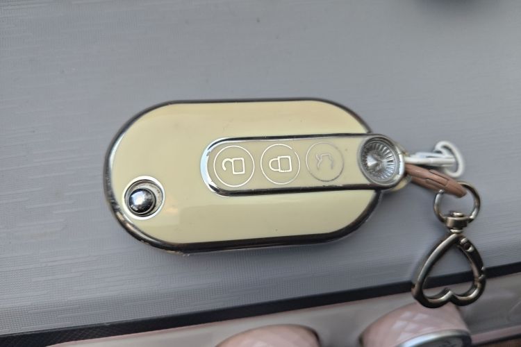 五菱汽车 宏光MINIEV 2022款 自在款 磷酸铁锂中控内饰7001