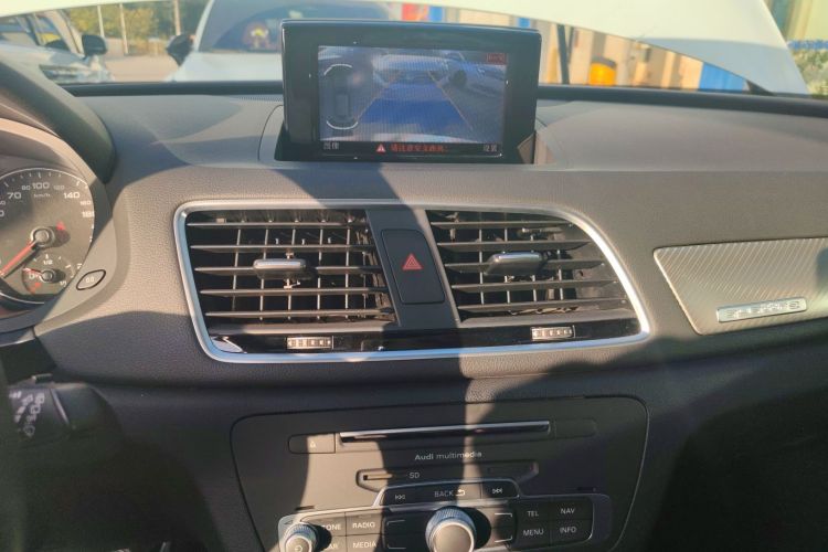 奥迪Q3 2016款 40 TFSI quattro 全时四驱风尚型局部细节16