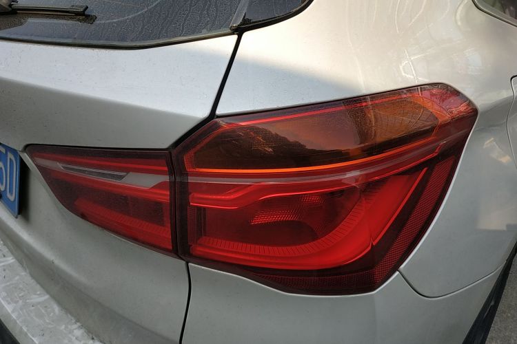 宝马X1 2016款 sDrive20Li 豪华型车身外观9