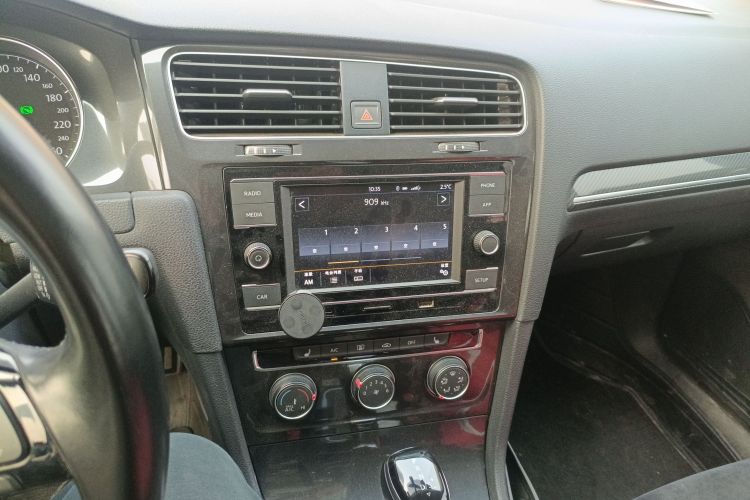 大众 高尔夫 2018款  230TSI 自动豪华型中控内饰16