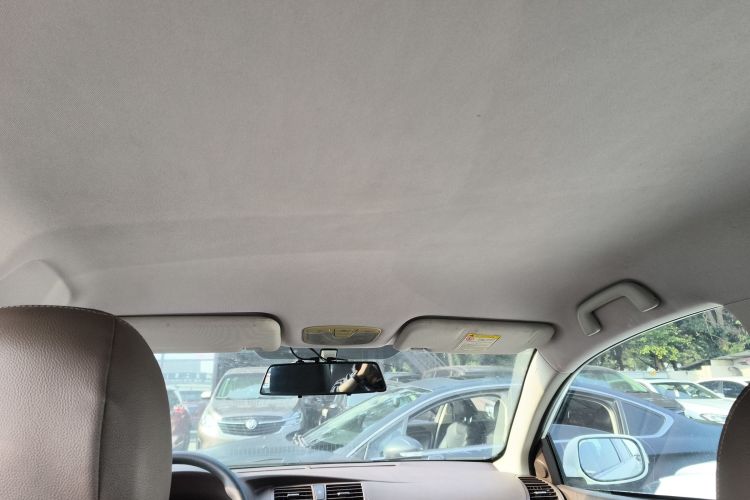 众泰Z300 2014款 1.6L 都市版自动豪华型中控内饰22