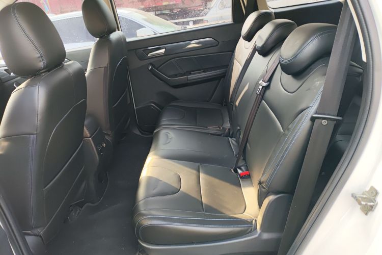 北汽威旺M60 2017款 1.5T CVT钻石版中控内饰7004