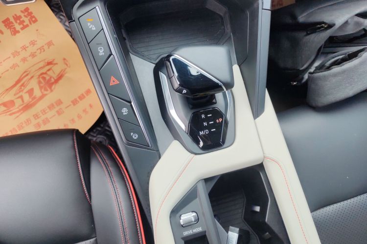 领克06 2020款 1.5T 耀Halo中控内饰18