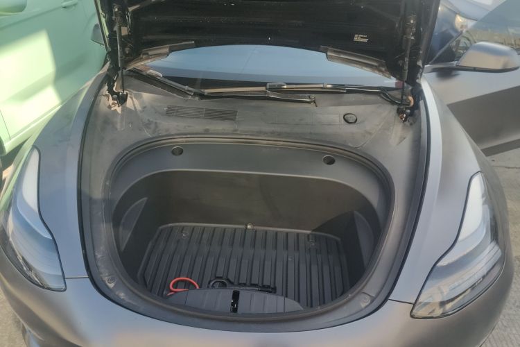 特斯拉 Model 3 2022款 Performance高性能全轮驱动版机舱底盘24