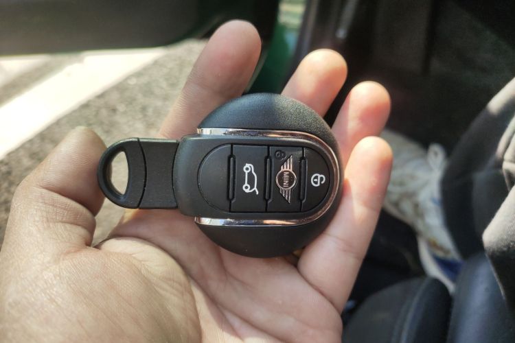 MINI 2020款 1.5T COOPER 艺术家中控内饰11