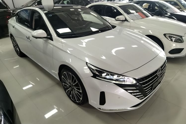 日产 天籁 2022款 2.0T XL 进享版车身外观3