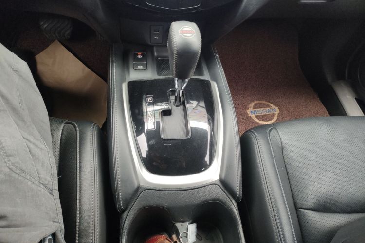 日产 奇骏 2021款 2.5L CVT 4WD XL ITS豪华领航版中控内饰18