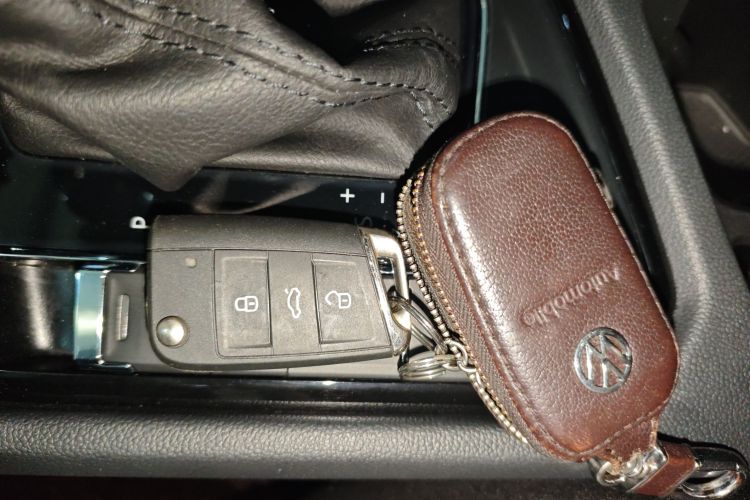 大众 途观L 2019款 改款 330TSI 自动两驱全景舒适版 国VI中控内饰7001