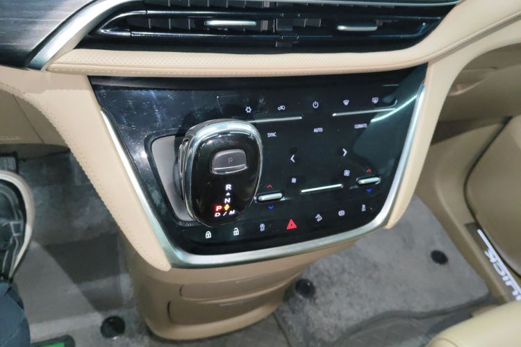 别克GL8 2021款 ES陆尊 653T 智慧旗舰型中控内饰18