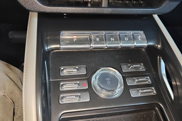 林肯 航海家 2023款 2.0T 四驱尊睿版中控内饰18