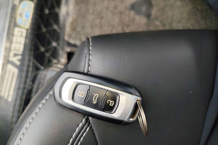 吉利汽车 帝豪 2017款 三厢百万款 1.5L CVT向上版中控内饰11