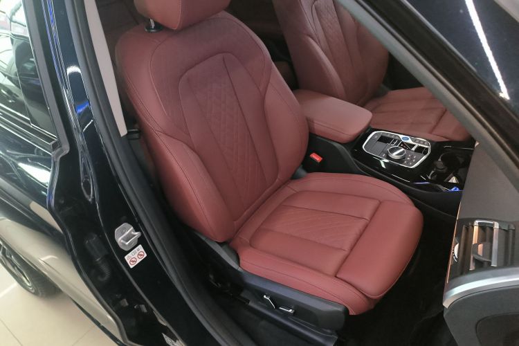 宝马iX3 2023款 创领型局部细节41