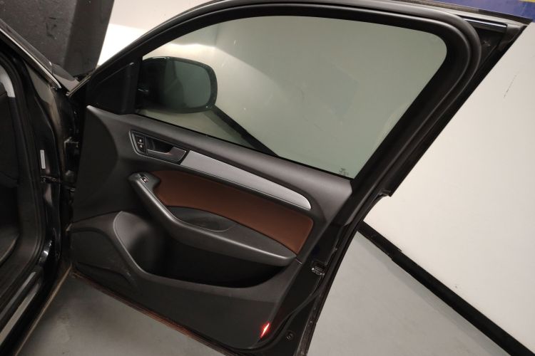 奥迪Q5 2016款 40 TFSI 技术型中控内饰7005