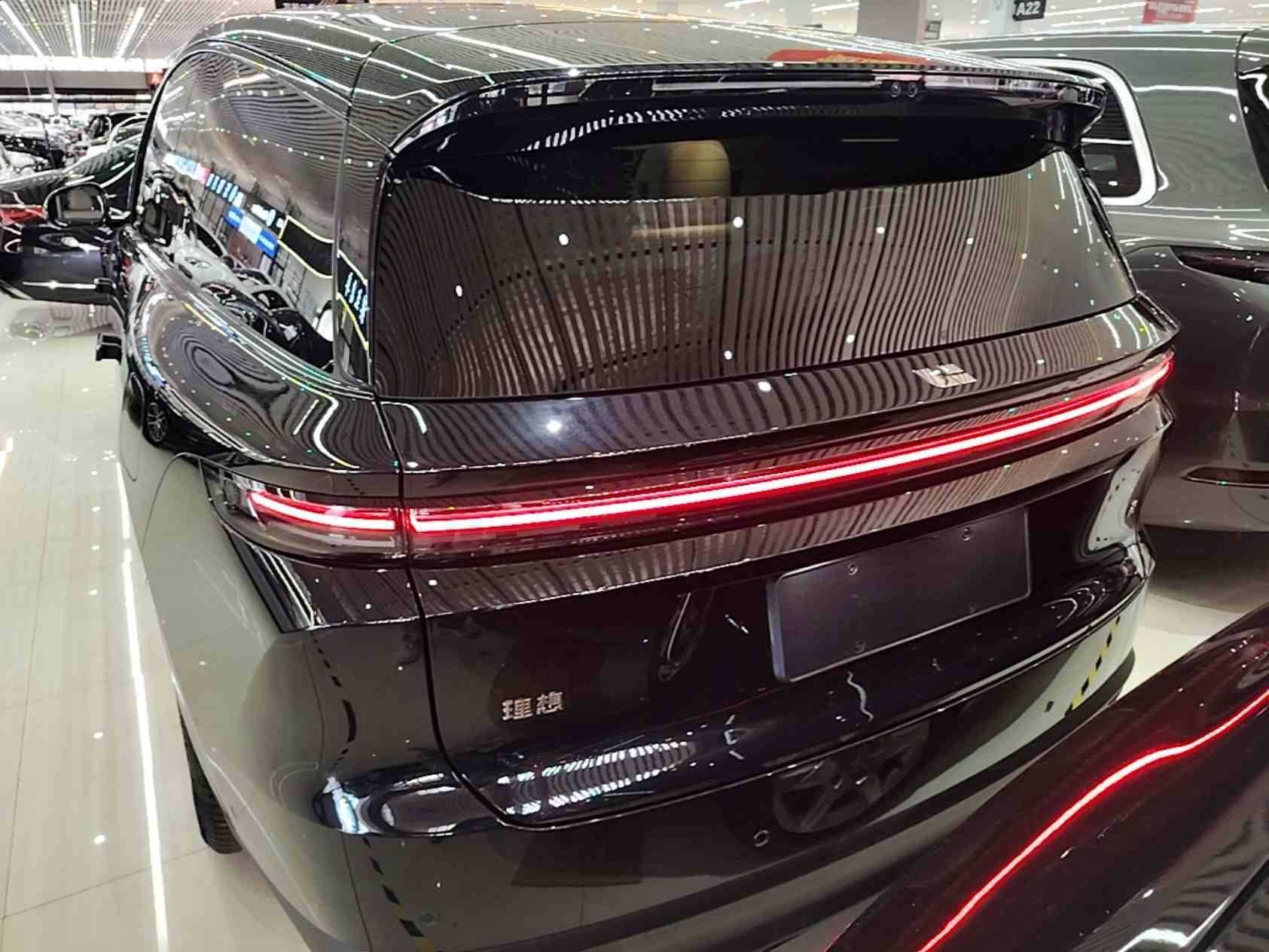 理想汽车 理想i8 2025款 标准版(3)