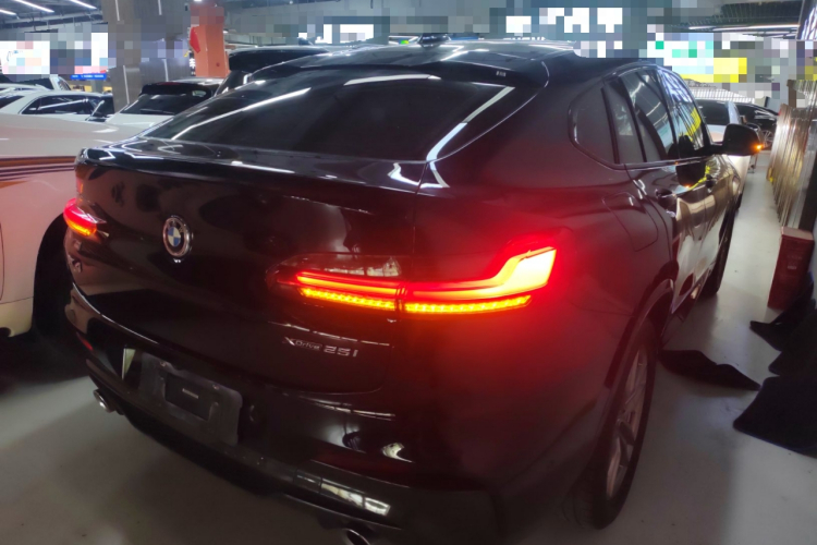 宝马X4 2021款 xDrive 25i M运动套装车身外观6002