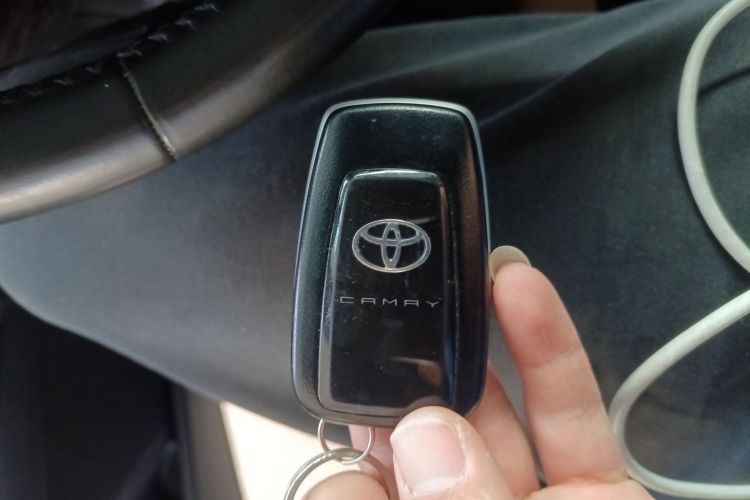 丰田 凯美瑞 2019款 2.0G 豪华版 国VI中控内饰11