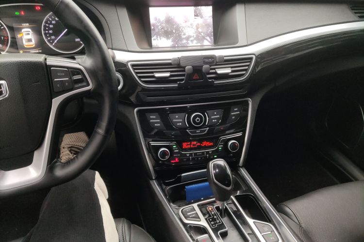 吉利汽车 博瑞 2015款 1.8T 尊贵型中控内饰16